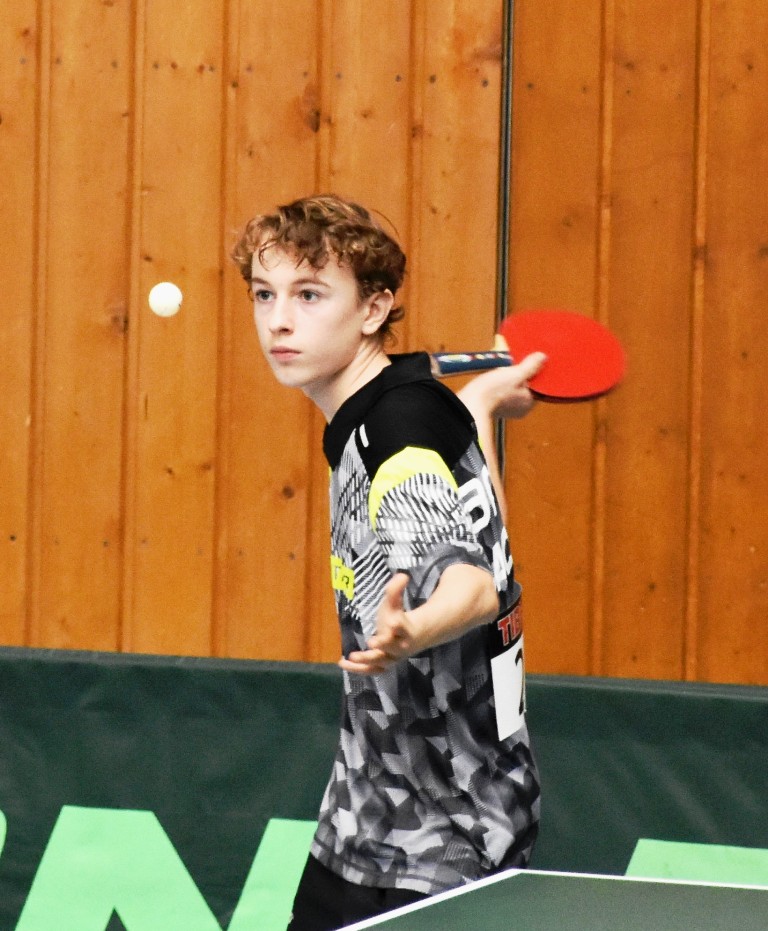 Zum ersten Male auf nationalem Parkett:  Nils Ullmann vom TTV Burgstädt beim Bundesranglistenturnier der U15-Jugend in Erfelden (Hessen)